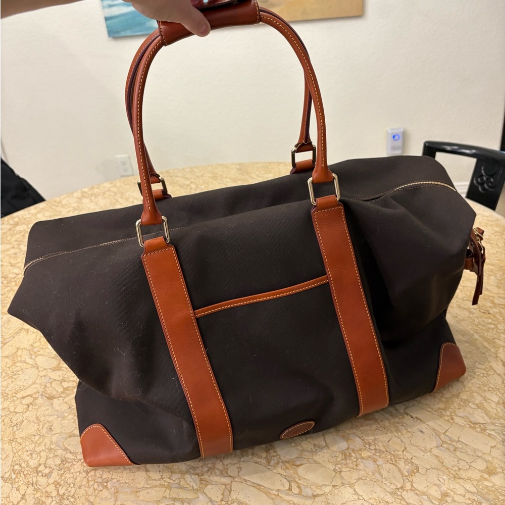 NEW AUTHENTIC DOONEY & BOURKE Turn 2 Medium Duffle Choc w Luggage Tan Leather